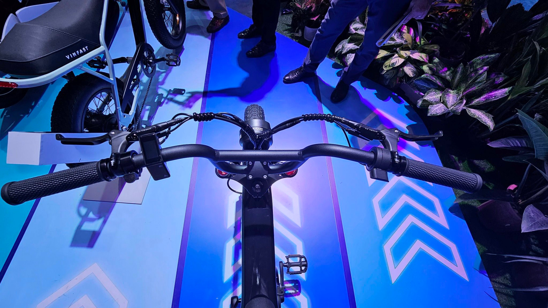 Xe đạp điện VinFast lần đầu ra mắt: tốc độ 32 km/h, pin có thể tháo rời, giá bán vẫn chưa được tiết lộ - Ảnh 3.