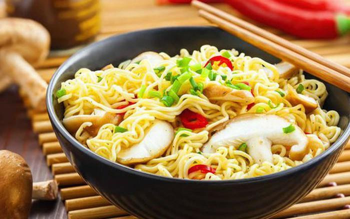 "Ông tổ" mì ăn liền và mì ly Nissin tại Việt Nam: Lỗ hơn 90 tỷ trong 2 năm, vừa bán 67% vốn với giá 11,5 triệu USD - Ảnh 1.