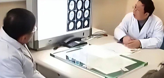 Chuyện thật như đùa: Được bố mẹ chiều chuộng quen thân, cô gái giả vờ bị bại liệt suốt 20 năm để cả nhà phải hầu hạ, chăm sóc! - Ảnh 3. Chuyện thật như đùa: Được bố mẹ chiều chuộng quen thân, cô gái giả vờ bị bại liệt suốt 20 năm để cả nhà phải hầu hạ, chăm sóc! - Ảnh 3.