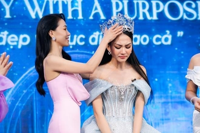 Hoa hậu đặc biệt nhất Việt Nam: Trả lại vương miện gần 4 tỷ đồng ngay sau phút đăng quang - Ảnh 4.