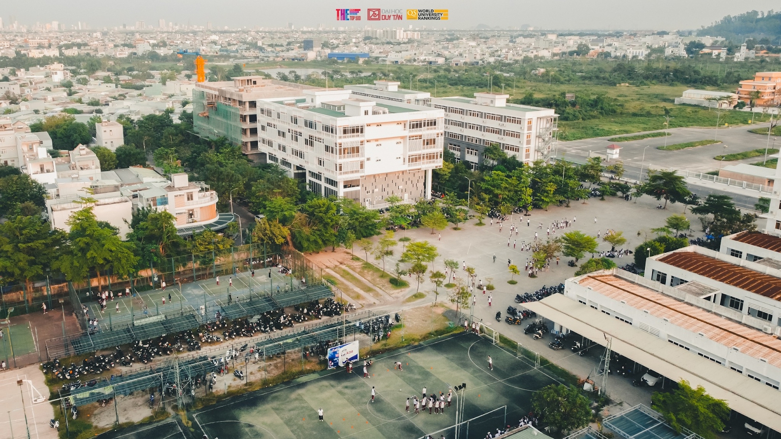 Đại học có thứ hạng cao nhất Việt Nam trong BXH quốc tế uy tín nhưng đầu vào cực “dễ thở” chỉ từ 14 điểm, tỷ lệ sinh viên có việc làm vượt ngưỡng 85% - Ảnh 7.