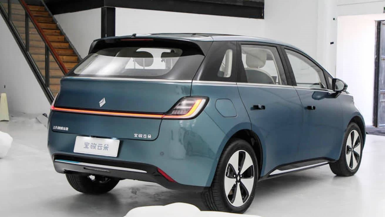 Mẫu xe 'anh em' với Wuling HongGuang gây sốt khi vừa ra mắt: ghế sofa êm như giường, giá từ 315 triệu đồng cho quãng đường di chuyển 460km - Ảnh 4.