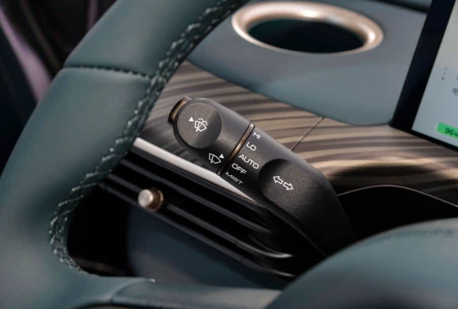 Mẫu xe 'anh em' với Wuling HongGuang gây sốt khi vừa ra mắt: ghế sofa êm như giường, giá từ 315 triệu đồng cho quãng đường di chuyển 460km - Ảnh 6.