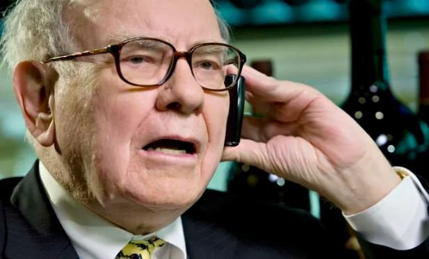 'Gà đẻ trứng vàng' của Warren Buffett: Không cần động tay cũng được hưởng lợi, bảo sao tỷ phú liên tục mua vào và hiện cổ phiếu này đã chiếm gần một nửa danh mục - Ảnh 1.