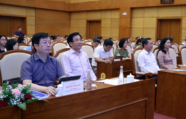 Hội nghị đầu tiên giữa các Cổng TTĐT Bộ, ngành - Ảnh 1.