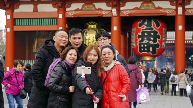 Trung Quốc mở lại tour du lịch tới 78 quốc gia, khu vực - Ảnh 1.