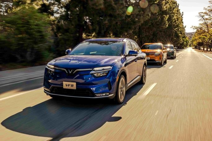 Cú 'đạp ga' ngoạn mục của Vingroup: Vốn hóa tăng 3,4 tỷ USD chỉ trong 2 tuần, lấy lại ví trí top 2 trên sàn chứng khoán - Ảnh 1.