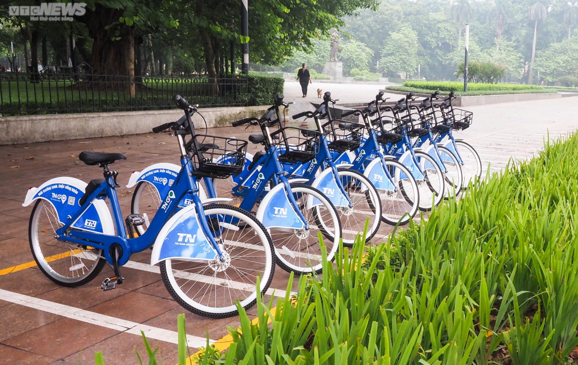 Người dân Thủ đô hào hứng trải nghiệm xe đạp công cộng - Ảnh 3.