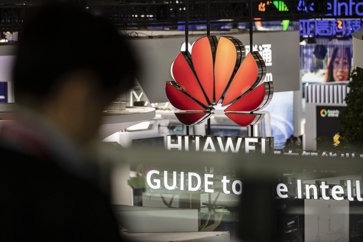 Lần đầu tiên tăng trưởng doanh thu sau 3 năm, Huawei đang hồi sinh? - Ảnh 1.