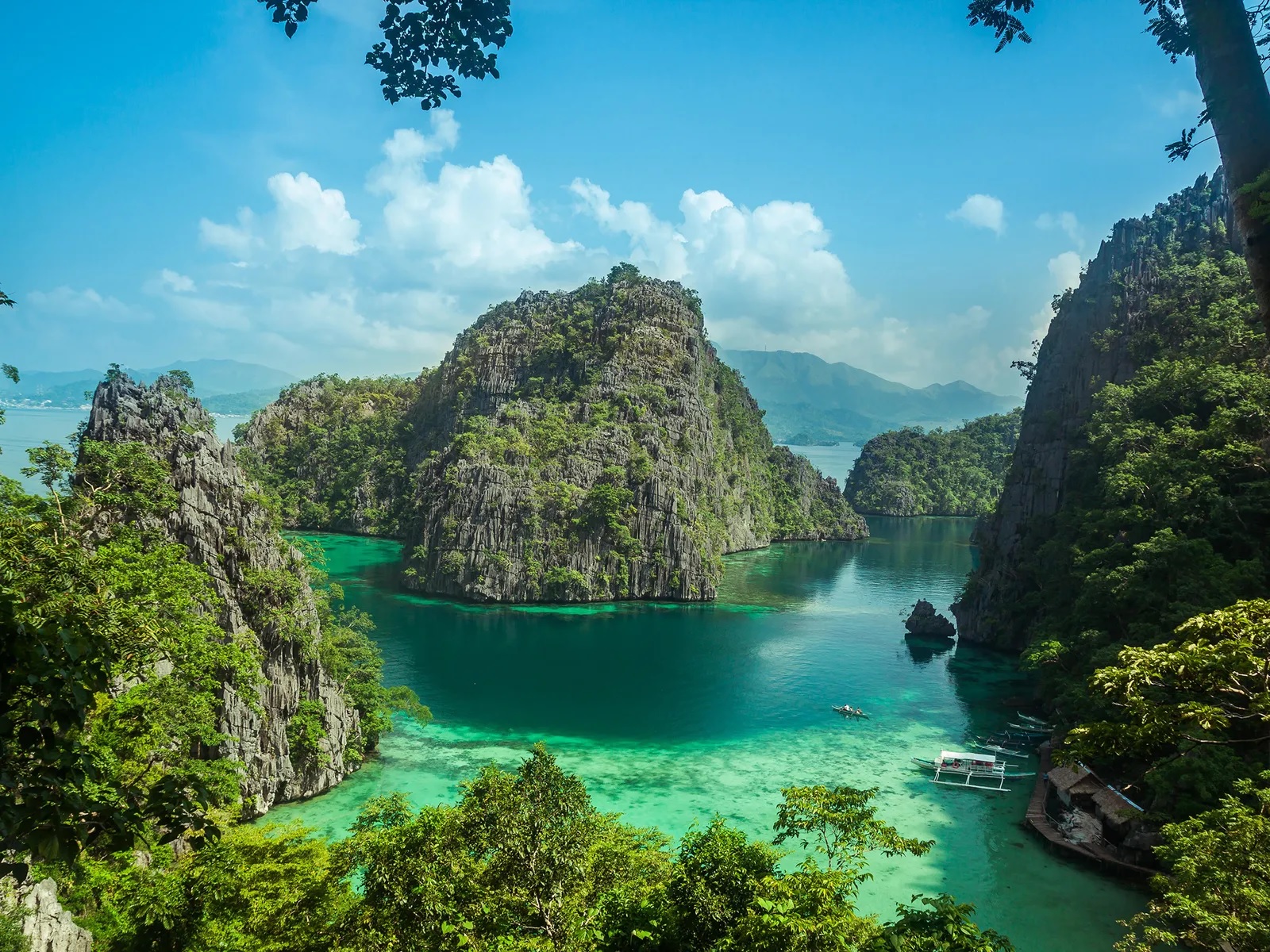 Đảo Palawan của Philippines được IA chọn là 'đảo đẹp nhất thế giới' - Ảnh 1.