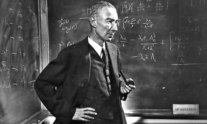 J. Robert Oppenheimer: Thiên tài khoa học hay kẻ hủy diệt thế giới? - Ảnh 4.