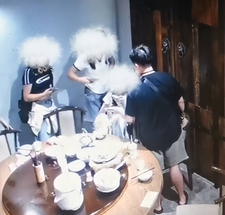 Đằng sau clip "nữ shipper bật khóc vì mất xe giữa đêm": Trào lưu dàn ...