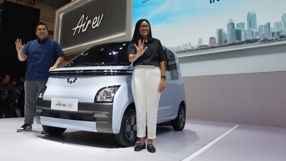 Mẫu xe điện 'anh em' với Wuling Hongguang Mini EV ra mắt phiên bản mới, giá dưới 300 triệu đồng cho quãng đường di chuyển 200 km - Ảnh 2. Mẫu xe điện 'anh em' với Wuling Hongguang Mini EV ra mắt phiên bản mới, giá dưới 300 triệu đồng cho quãng đường di chuyển 200 km - Ảnh 2.