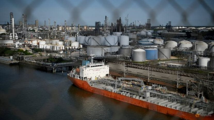 ‘Bắt sóng’ cực nhanh với ‘khách sộp’ Trung Quốc, một quốc gia châu Á chơi lớn mở 67 dự án dầu và khí đốt mới - kỳ vọng bơm 3,5 triệu thùng/ngày để thu hồi vốn - Ảnh 1.