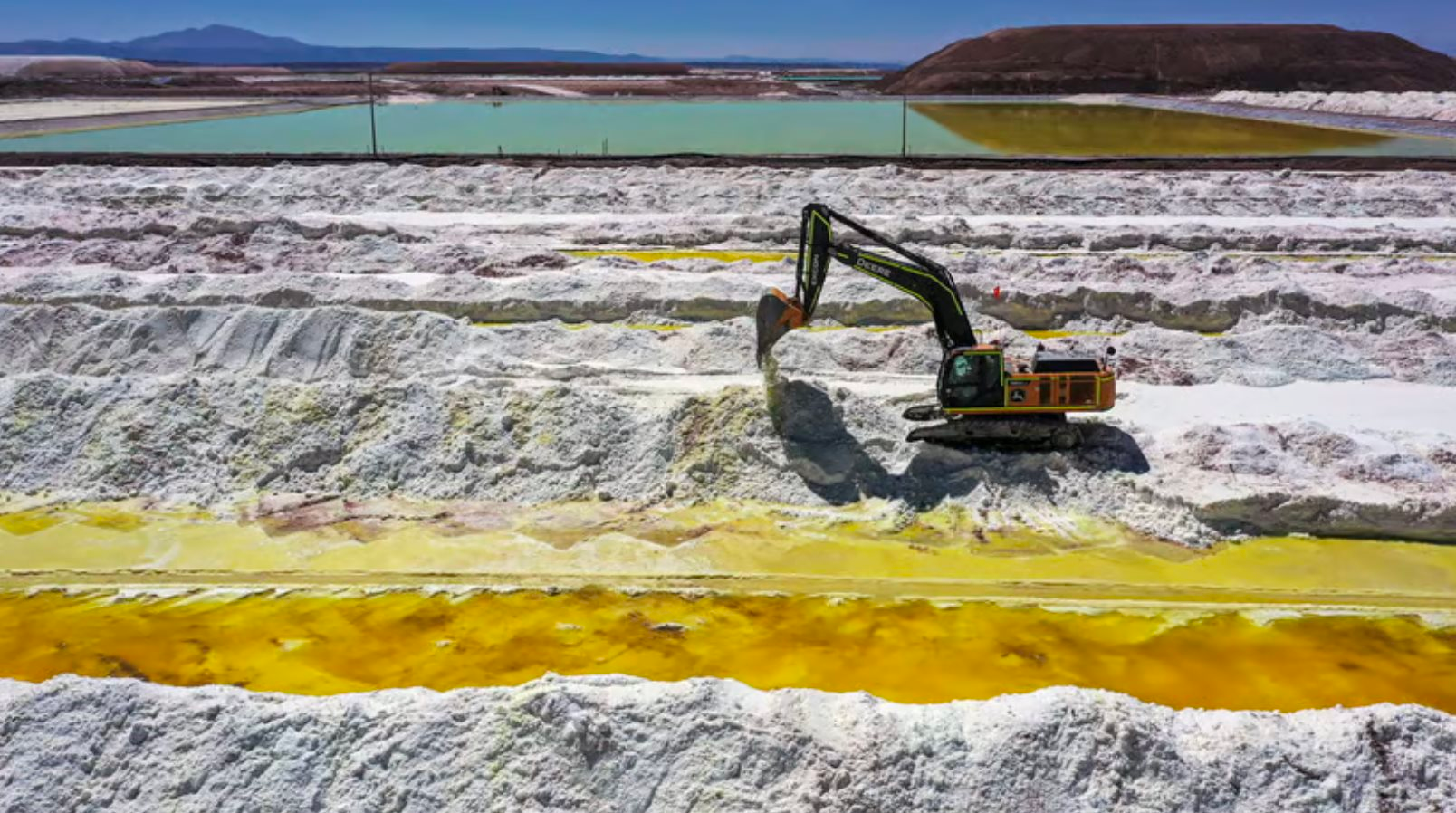 Một khu vực sắp trở thành 'siêu cường hàng hoá' của thế kỷ: 'Trời cho' hàng loạt mỏ kho báu cả thế giới cần, Mỹ và Trung Quốc đều không muốn chậm chân - Ảnh 1.