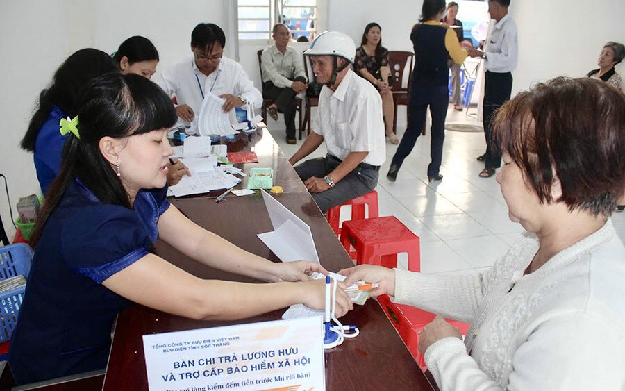 Dự án Luật Bảo hiểm xã hội (sửa đổi): Đề nghị giảm số năm tối thiểu đóng BHXH xuống 10 năm - Ảnh 2.