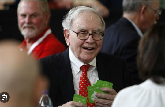 Mọi chỉ số đều đẹp nhưng Warren Buffett và Micheal Burry lại bán mạnh cổ phiếu, thiên tài đang nhìn thấy điều gì mà người thường không thấy? - Ảnh 1.