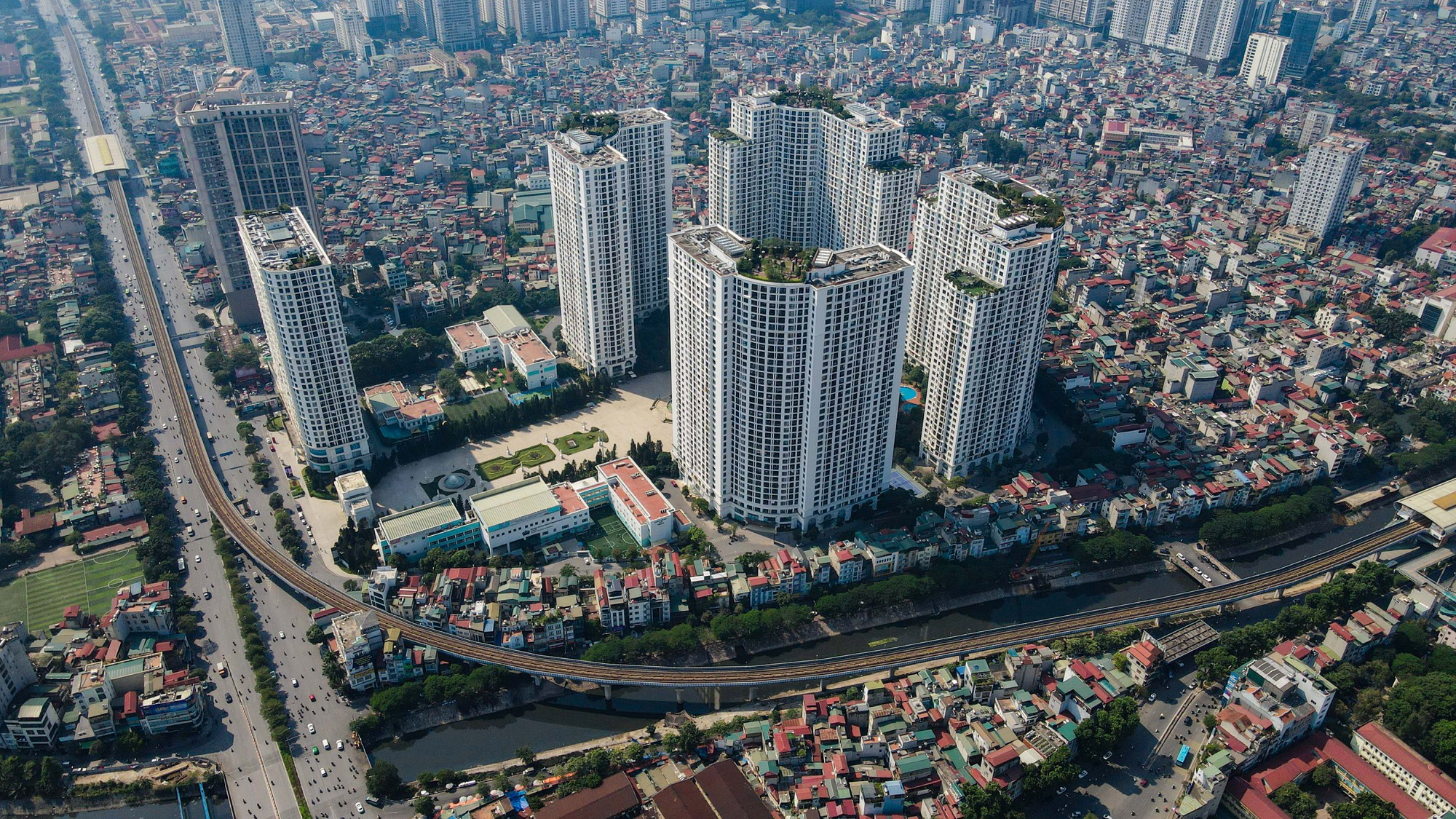 Diện mạo Thủ đô Hà Nội sau 15 năm mở rộng địa giới hành chính - Ảnh 9.