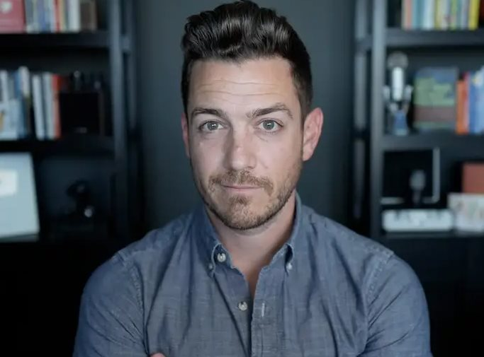 Làm 5 tiếng/tuần vẫn kiếm 3,7 tỷ/tháng: Không đến công ty, chỉ làm việc thứ 2, thứ 4 vẫn có thu nhập cao là có thật - Ảnh 1.