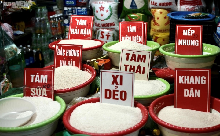 Giá gạo xuất khẩu Việt Nam vượt Thái Lan, giá bán lẻ trong nước tăng thêm 1.200 đồng/kg - Ảnh 2.