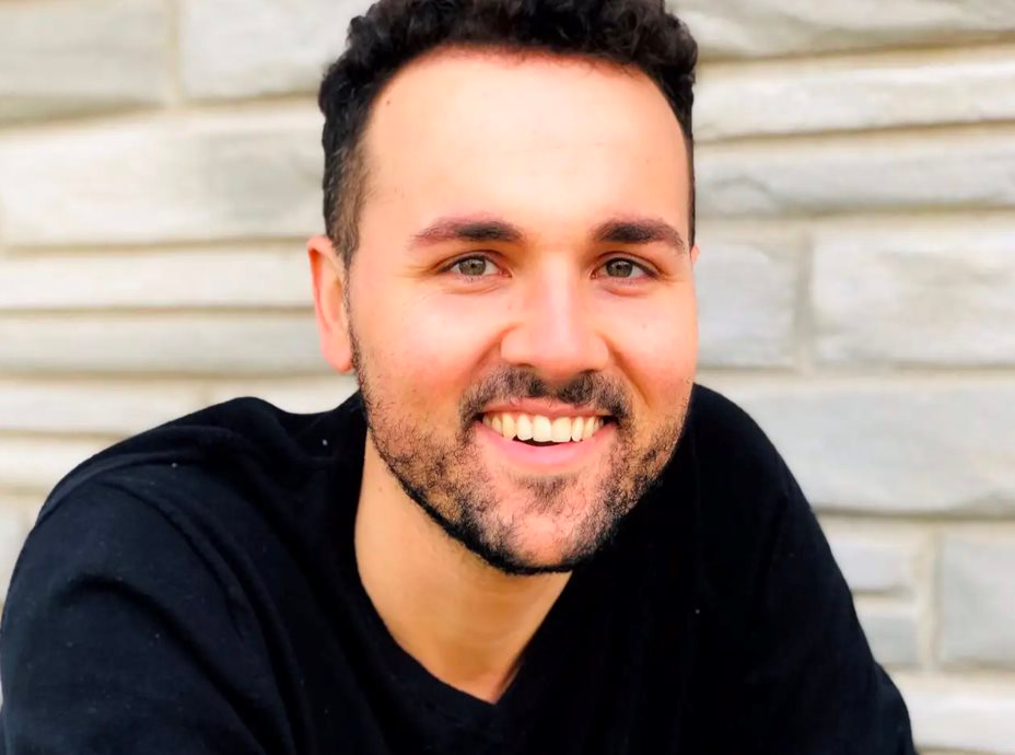 Nhà đầu tư 33 tuổi sở hữu tài sản hàng tỷ đồng nhờ bí kíp không giống ai: Trung thành với phong cách 'đầu tư lười biếng' và nắm giữ 1 cổ phiếu riêng lẻ duy nhất - Ảnh 2.