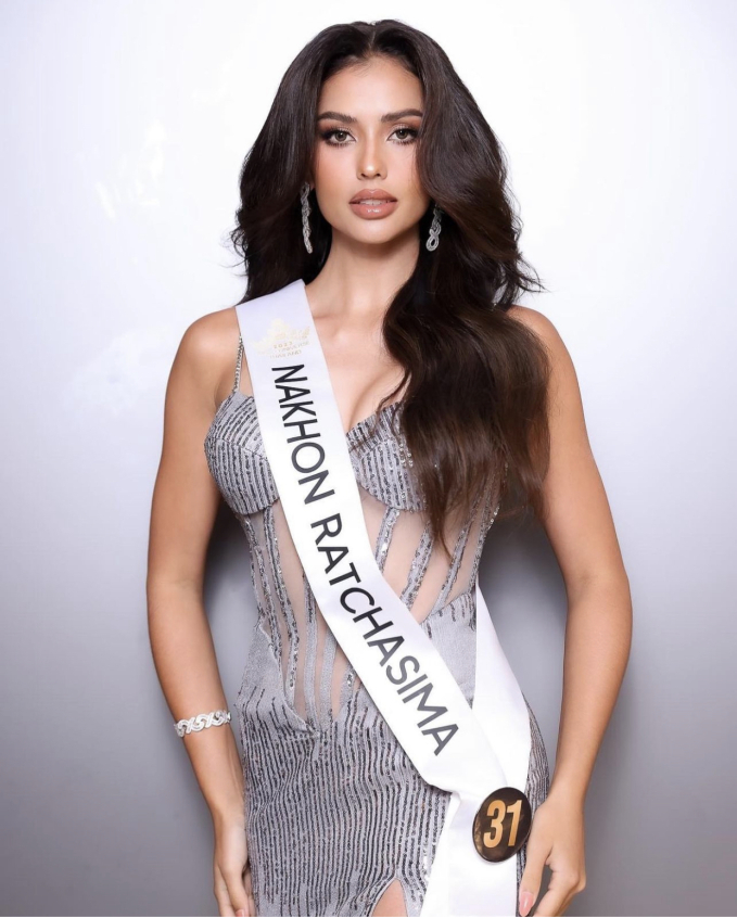 Tân Miss Universe Thái Lan: Bông hồng lai nóng bỏng, biết nói tiếng Việt và từ bỏ danh hiệu quốc tế - Ảnh 7.