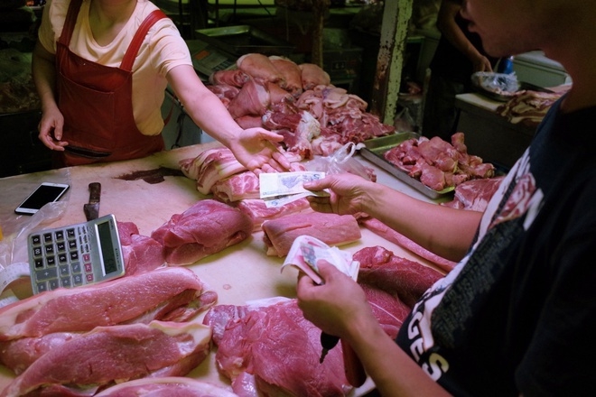 &quot;Vua lợn&quot; Trung Quốc: Từ trang trại 22 con tới tập đoàn cung cấp thịt cho 10% thế giới, mỗi năm bán hơn 60 triệu con lợn, vụt trở thành tỷ phú - Ảnh 3.