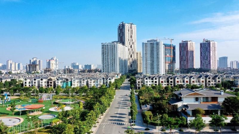 Savills: So găng thị trường bất động sản khu Đông và Tây Hà Nội, giá đang tiệm cận dần bằng nhau - Ảnh 1.