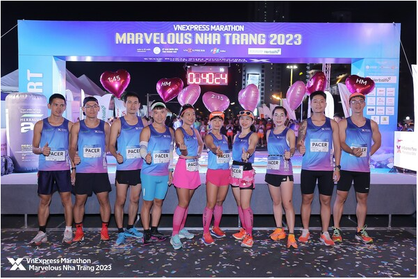 Thương hiệu Xtep đồng hành cùng các vận động viên chinh phục VnExpress Marathon Marvelous Nha Trang 2023 - Ảnh 1.