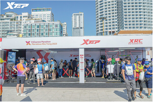 Thương hiệu Xtep đồng hành cùng các vận động viên chinh phục VnExpress Marathon Marvelous Nha Trang 2023 - Ảnh 2.