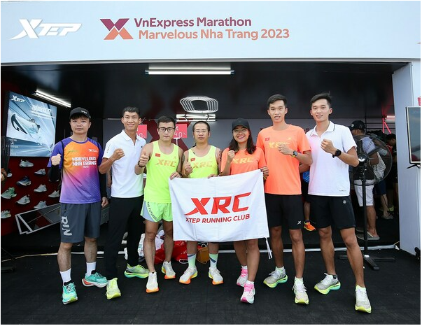 Thương hiệu Xtep đồng hành cùng các vận động viên chinh phục VnExpress Marathon Marvelous Nha Trang 2023 - Ảnh 3.