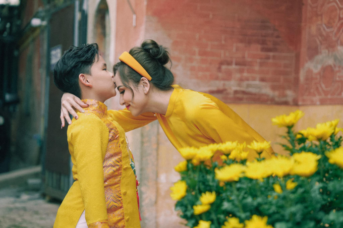 Cuộc sống hiện tại của Hoa hậu Việt từng tuyên bố bị đại gia "gài" bẫy kết hôn: Làm thợ phun xăm, livestream bán hàng nuôi con - Ảnh 6.