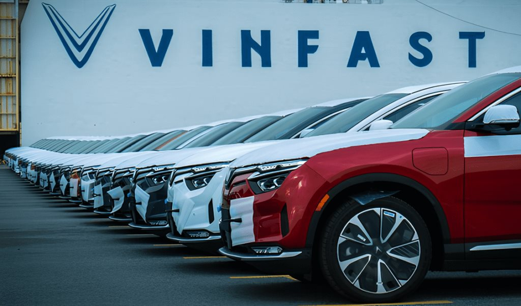 Cổ phiếu VinFast tăng tốc ngoạn mục, gấp 4,5 lần chỉ sau một tuần, vốn hóa xấp xỉ 160 tỷ USD - Ảnh 1.