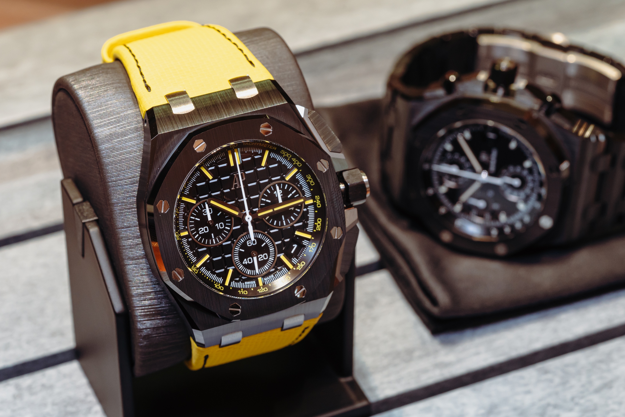 Audemars Piguet - Đồ chơi xa xỉ của giới chủ xe kín tiếng - Ảnh 2.