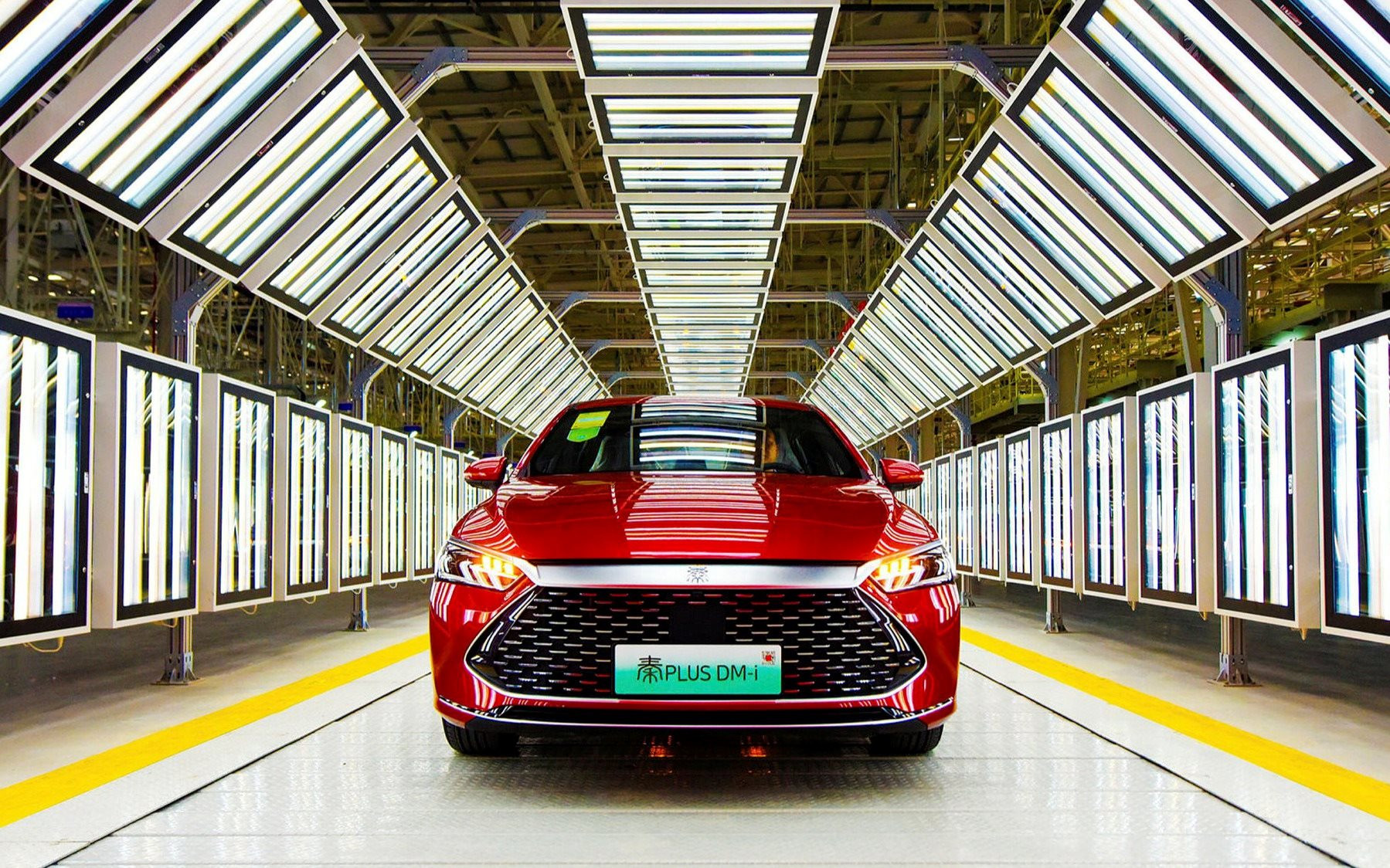 Vốn hóa chỉ bằng nửa VinFast nhưng BYD vừa có nửa đầu năm không thể rực rỡ hơn: Doanh số lập kỷ lục, lợi nhuận tăng 3 chữ số - Ảnh 1.