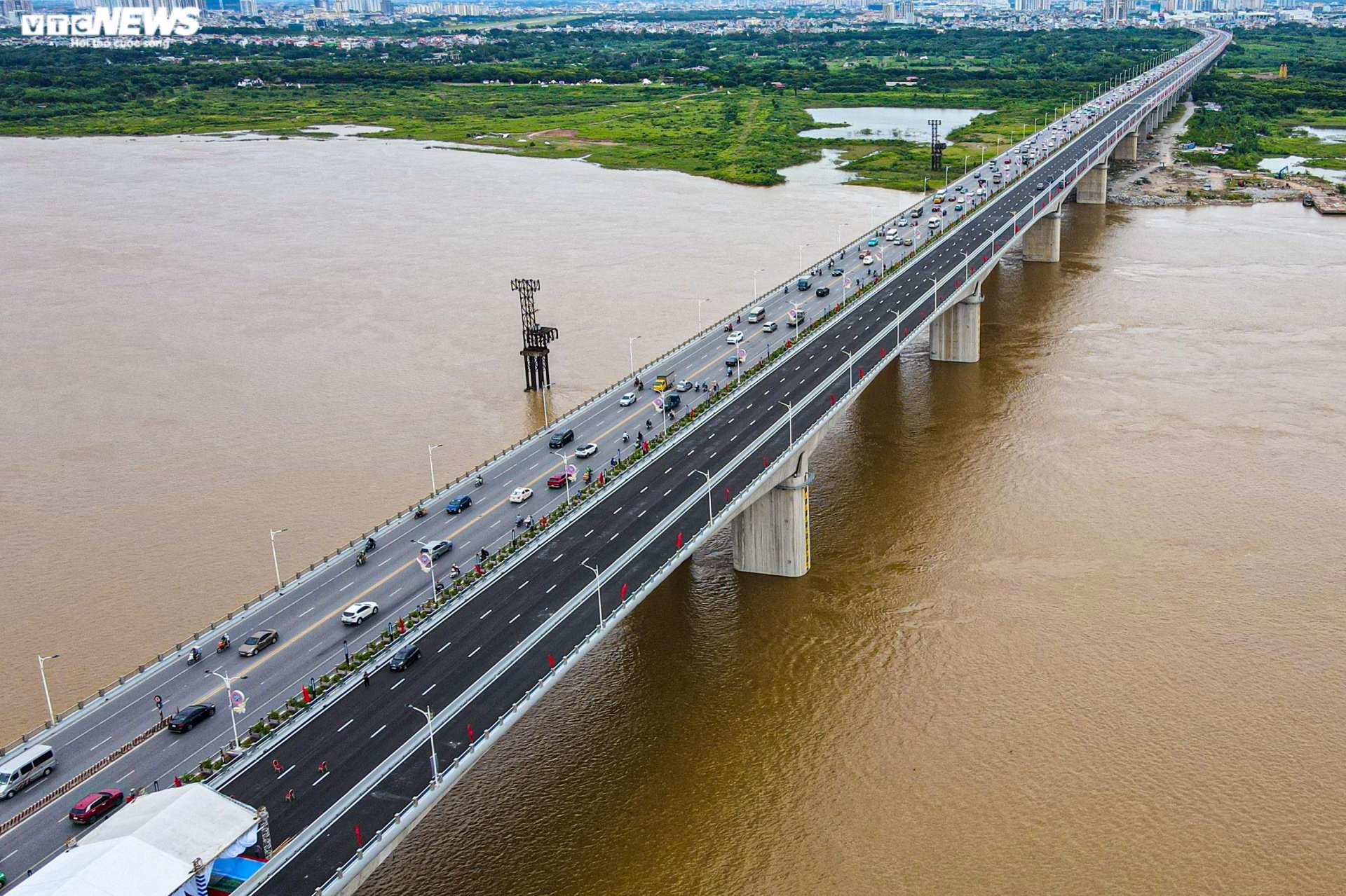 Hà Nội thông xe cầu Vĩnh Tuy 2 trị giá hơn 2.500 tỷ đồng - Ảnh 14.