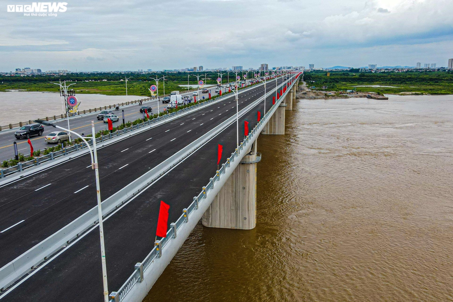 Hà Nội thông xe cầu Vĩnh Tuy 2 trị giá hơn 2.500 tỷ đồng - Ảnh 11.