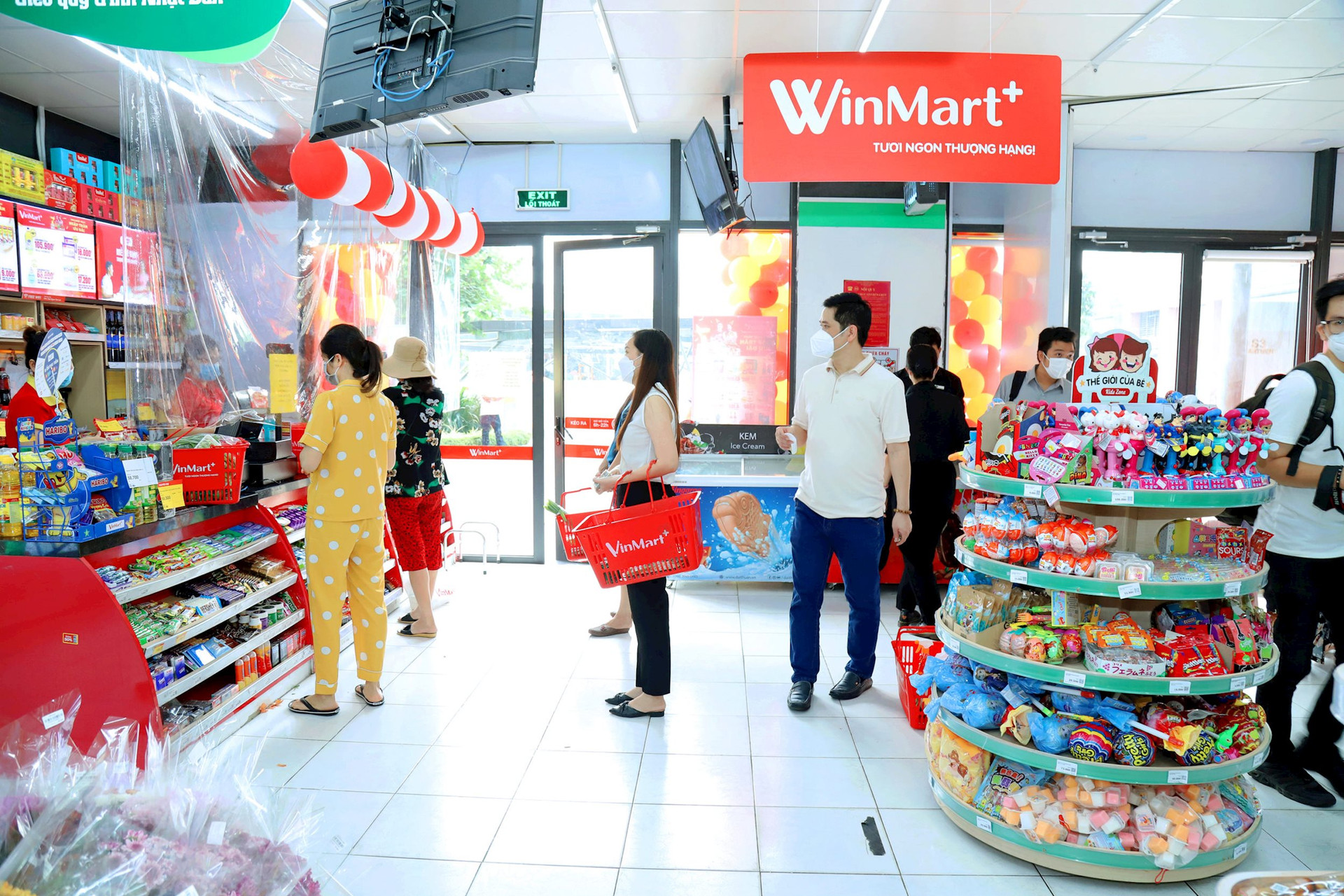 Chủ chuỗi siêu thị Winmart, Winmart+ lỗ hơn 380 tỷ đồng trong 6 tháng đầu năm 2023 - Ảnh 1.