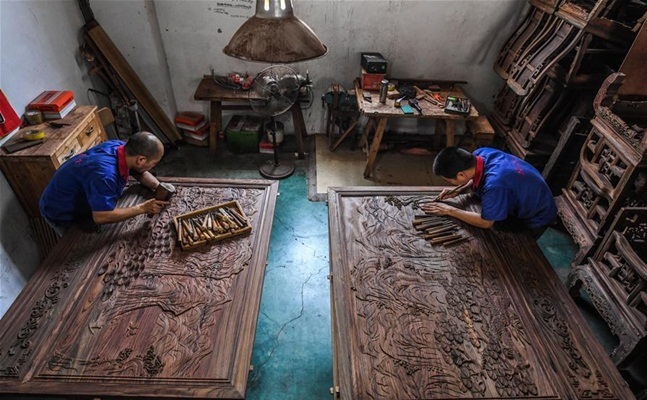 Ngôi làng nghèo có tiếng bỗng 'phất' lên từ 1 xưởng làm nến, nay toàn đại gia, có biệt thự, người có tài sản 16 tỷ đồng vẫn chỉ là "hộ nghèo" - Ảnh 4. Ngôi làng nghèo có tiếng bỗng 'phất' lên từ 1 xưởng làm nến, nay toàn đại gia, có biệt thự, người có tài sản 16 tỷ đồng vẫn chỉ là "hộ nghèo" - Ảnh 4.