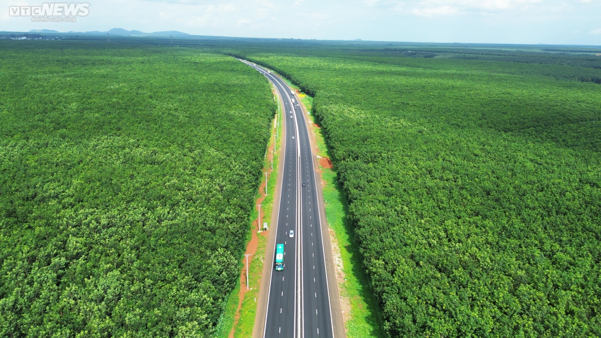 Mê mẩn rừng cao su xanh mướt ôm trọn cao tốc Dầu Giây - Phan Thiết - Ảnh 5.