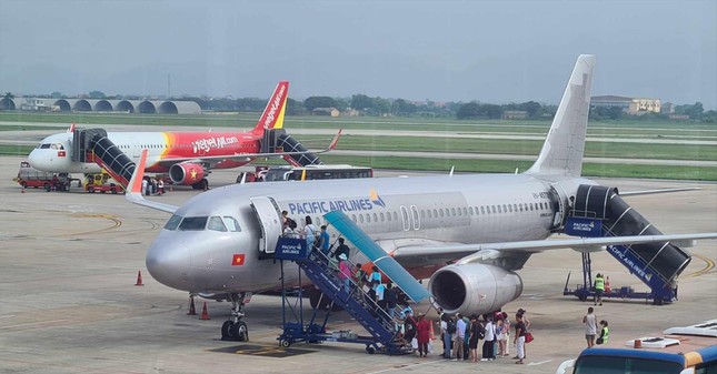 Vé máy bay tăng 2-3 lần dịp nghỉ lễ Quốc khánh 2/9 - Ảnh 1.