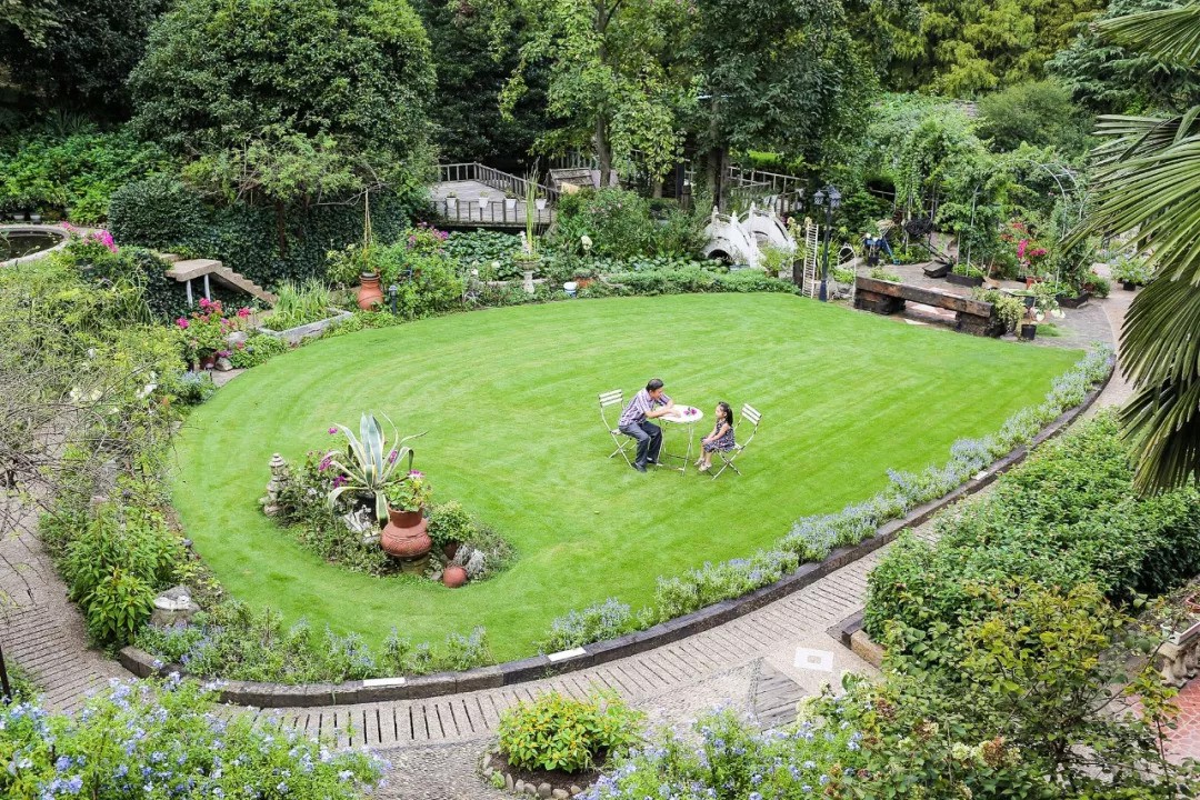 Khu vườn rộng 5000m² đẹp như cổ tích được cải tạo từ bãi đất hoang của người đàn ông 70 tuổi - Ảnh 19. Khu vườn rộng 5000m² đẹp như cổ tích được cải tạo từ bãi đất hoang của người đàn ông 70 tuổi - Ảnh 19.