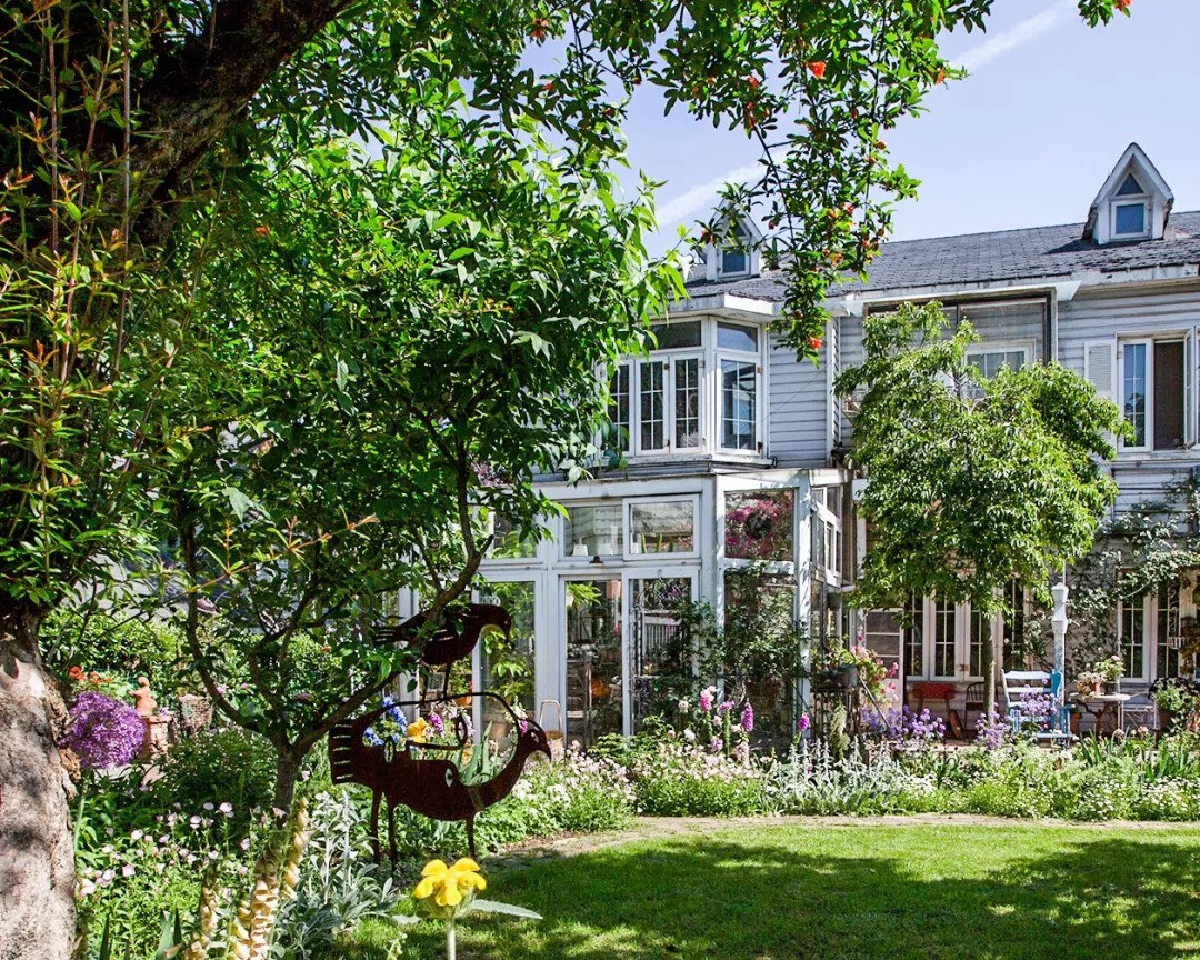 Khu vườn rộng 5000m² đẹp như cổ tích được cải tạo từ bãi đất hoang của người đàn ông 70 tuổi - Ảnh 11. Khu vườn rộng 5000m² đẹp như cổ tích được cải tạo từ bãi đất hoang của người đàn ông 70 tuổi - Ảnh 11.