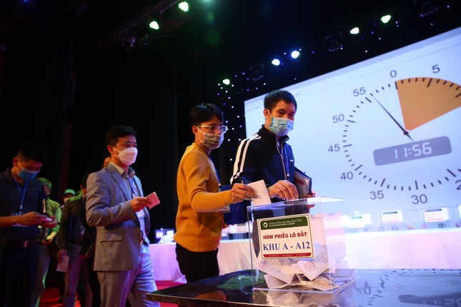 Đấu thầu, đấu giá đất để xử lý chênh lệch địa tô - Ảnh 1.