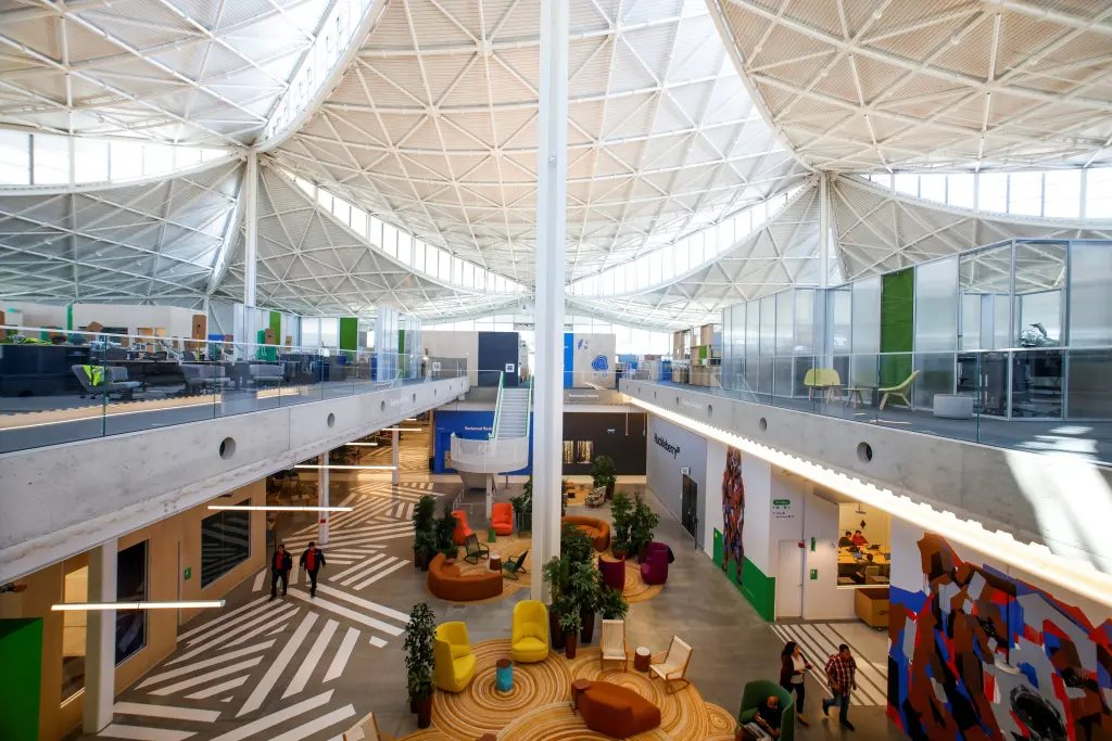 1 “gã khổng lồ” ưu đãi cho nhân viên ở khách sạn để khuyến khích làm việc tại văn phòng, chỉ cần trả 99 USD/đêm nhưng phản ứng gây bất ngờ - Ảnh 3.