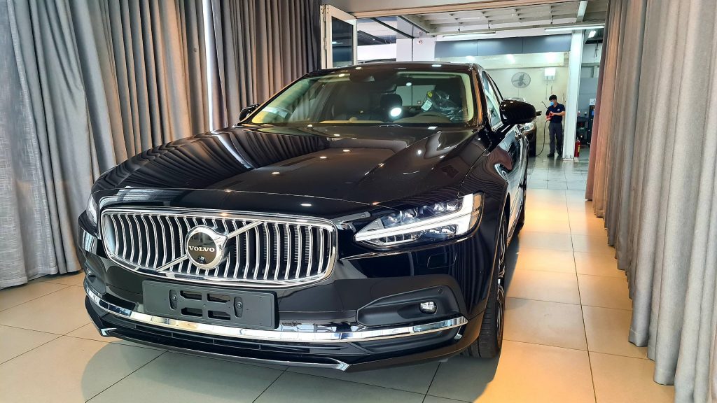 Loạt xe sang đua giảm giá ‘tất tay’: Mercedes giảm trên nửa tỷ chưa là gì so với mức giảm 1 tỷ của BMW - Ảnh 4. Loạt xe sang đua giảm giá ‘tất tay’: Mercedes giảm trên nửa tỷ chưa là gì so với mức giảm 1 tỷ của BMW - Ảnh 4.