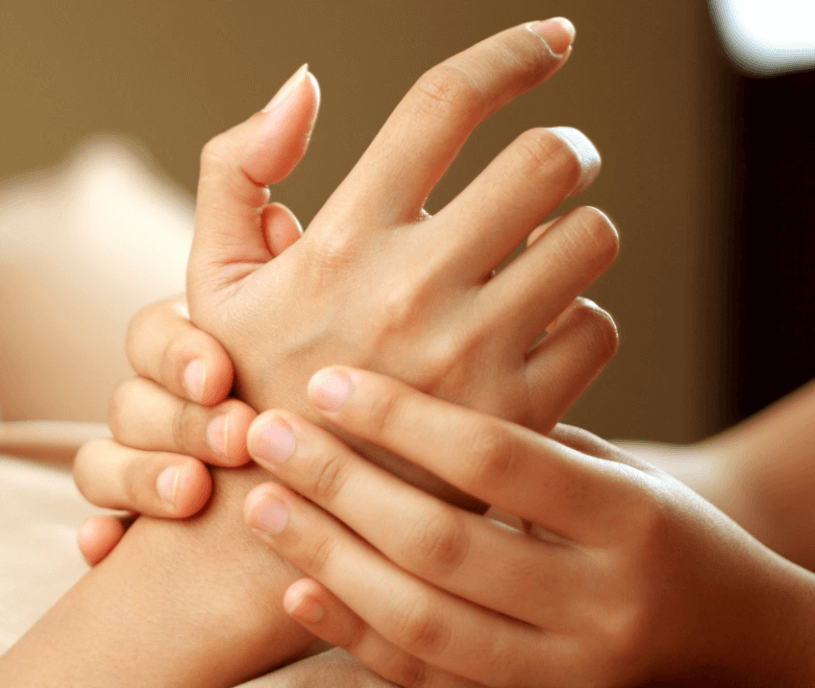 Bác sĩ cảnh báo trên móng tay có dấu hiệu này cần cẩn trọng với 5 loại bệnh và nên đi khám càng sớm càng tốt - Ảnh 1. Bác sĩ cảnh báo trên móng tay có dấu hiệu này cần cẩn trọng với 5 loại bệnh và nên đi khám càng sớm càng tốt - Ảnh 1.