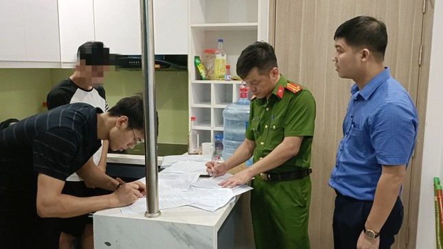 Phá đường dây lừa đảo cho vay, chiếm đoạt tiền của hàng nghìn người trên mạng - Ảnh 2.