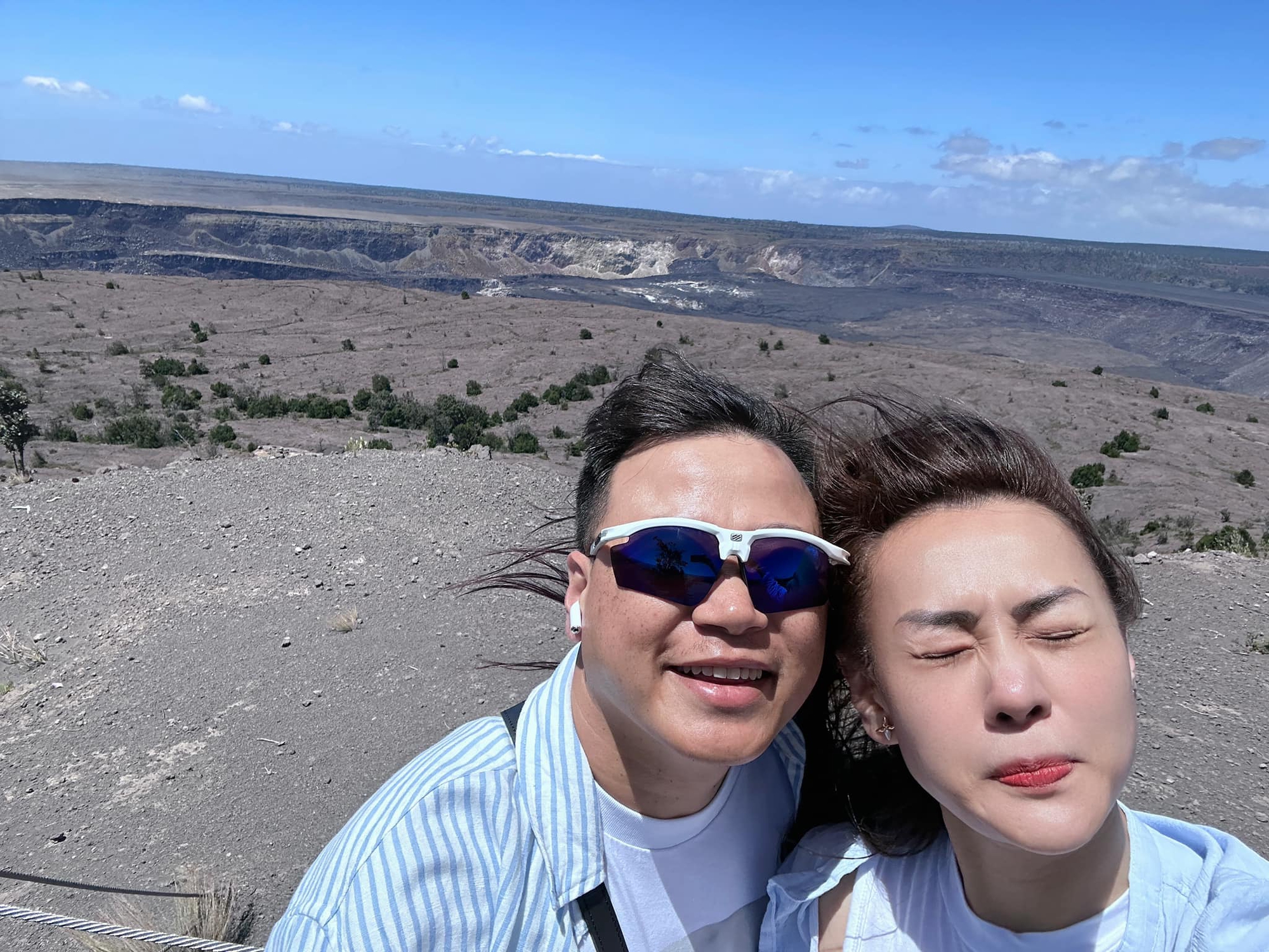 Shark Bình và vợ thuê trực thăng ngắm miệng núi lửa và cái kết khiến dân tình "cười ngất"
