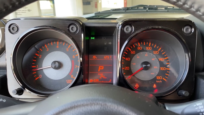 Lái thử Suzuki Jimny sắp về Việt Nam, Youtuber hơn 4 triệu lượt theo dõi: "Chủ xe chai lì với lời chê"